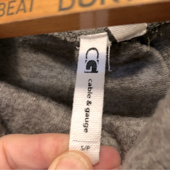 ☀️ Cable & Gauge Sweater Top with Cinch Neck Size Medium - Picture 4 of 11